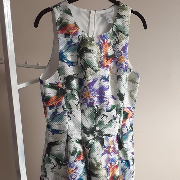 Floral pleated dress - Picture 6 of 12